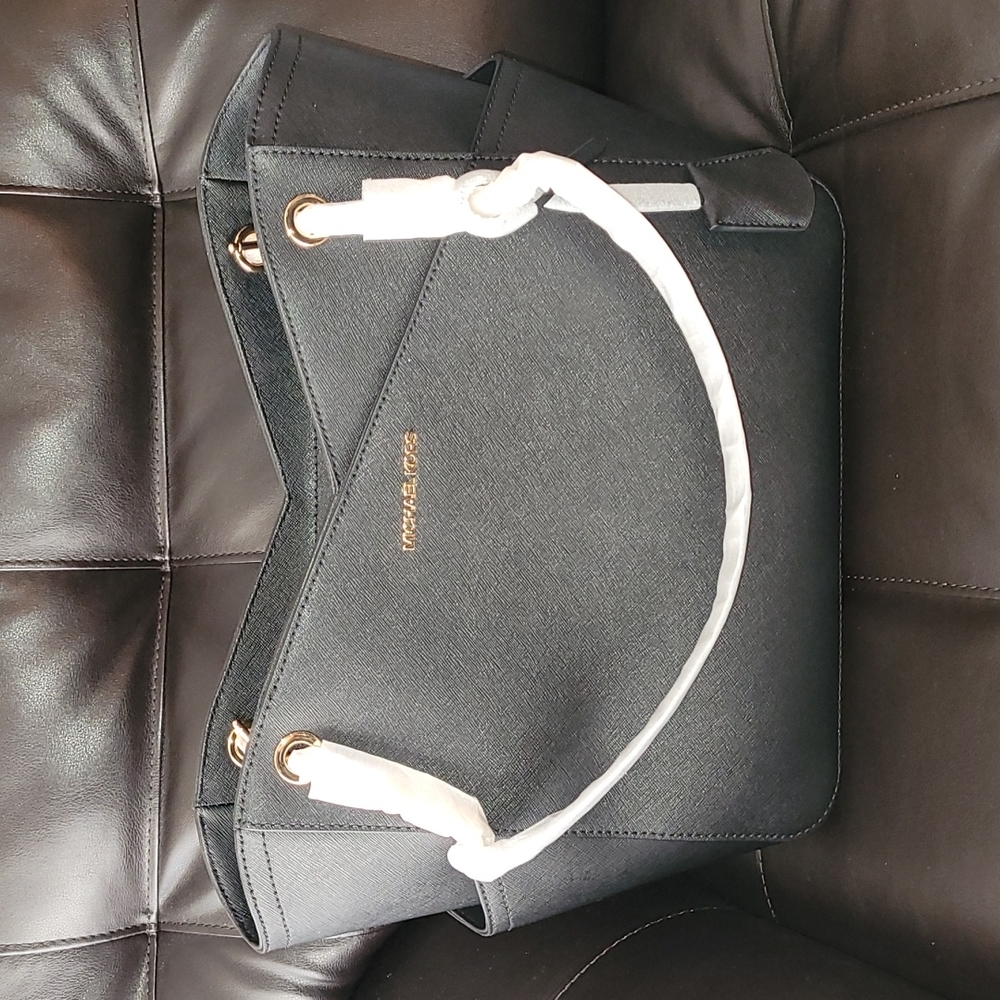 Black leather purse